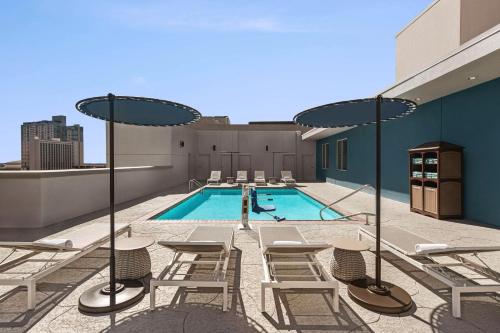 Hilton Garden Inn San Antonio Downtown Riverwalk Image