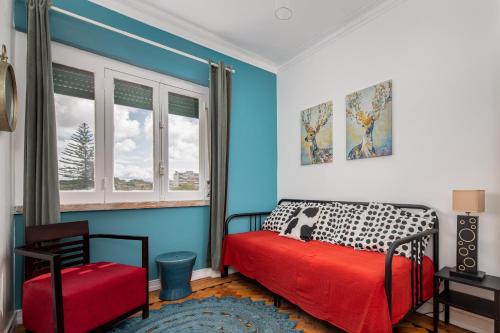 Classy 4BDR Apartment With Balcony