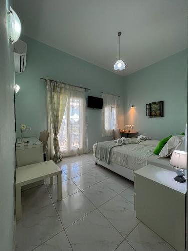 Gallery image of Myrto Hotel in Koufonisia