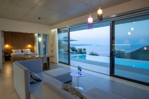 Πισίνα στο ή κοντά στο Villa Posidonia of BLUE CAVES complex with perfect view & salt water pool