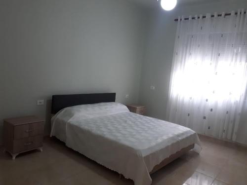 private house second floor 180 meters tarraca 180 meters with view 2 bedrooms, one double bedroom, separate kitchen, large large corridor, living room, banjo with balcony, closet and etjj. - Image 6