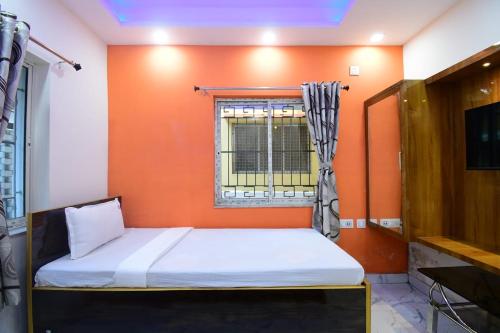Katil atau katil-katil dalam bilik di Garden Guest House 250m from VFS Global & Rene Tower , acropolis mall