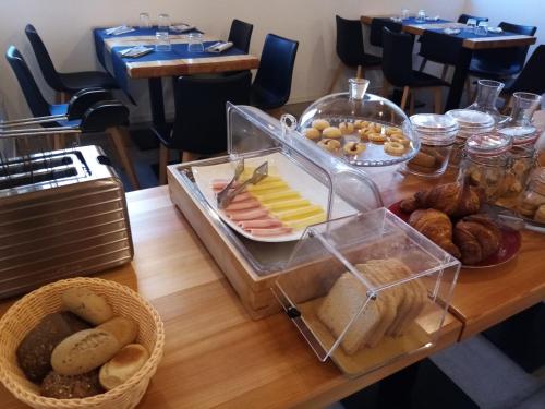 Makanan di atau berdekatan inn ini