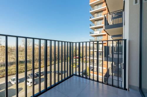 Balkón nebo terasa v ubytování Modern Elegance Apartments with Parking & AC, next to Manufaktura by Renters Prestige