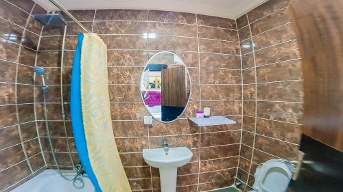 A bathroom at VI/Ikoyi/Oniru Lagos Property