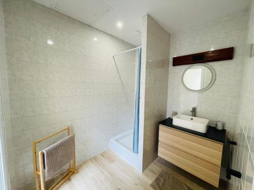 Fotografia z galérie ubytovania Appartement avec cour privée v destinácii Saint-Jean-dʼAngély