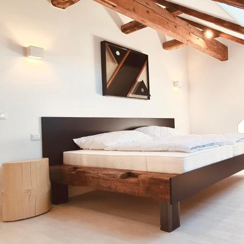 Ένα ή περισσότερα κρεβάτια σε δωμάτιο στο Löwe Apartments