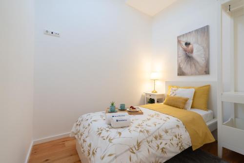Host Wise - Elegant Colorful House w Private Terrace