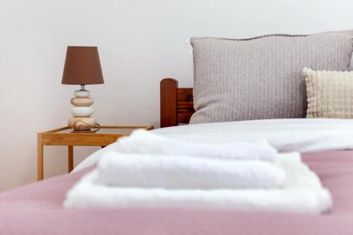 Renovated Central Apt-3min from Metro Station