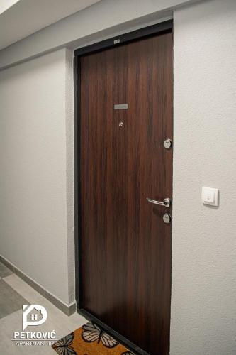 ヤゴディナにあるPetković apartmani 87のギャラリーの写真