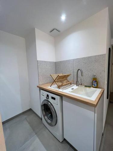 Studio proche plage et vieil Antibes + Parking photo 12