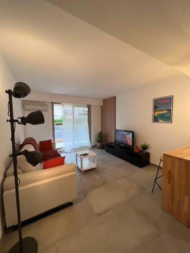 Studio proche plage et vieil Antibes + Parking photo 6