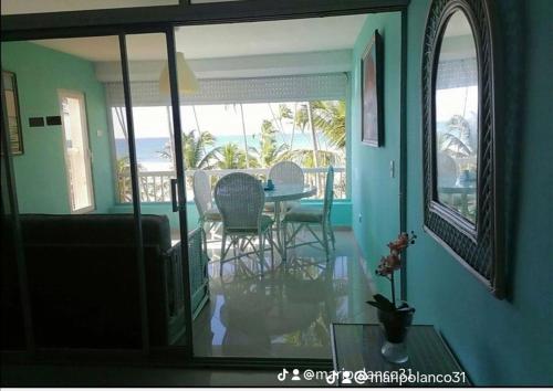 Balkón nebo terasa v ubytování Residencial turisco albatros mal azul