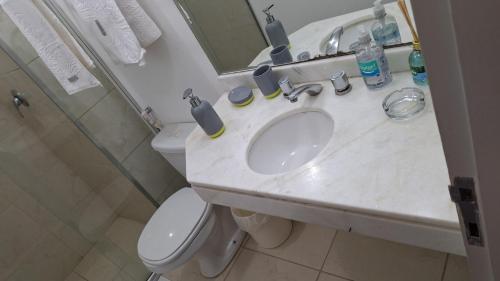 Koupelna v ubytování FLAT in HOTEL 4 ESTRELAS - CORAÇÃO DA FARIA LIMA - ÓTIMA LOCALIZAÇÃO