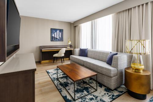 DoubleTree by Hilton Charlotte City Center Image