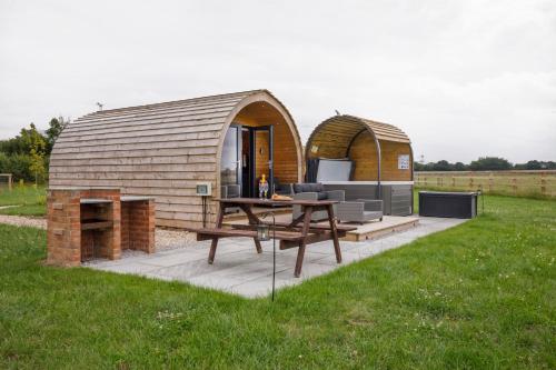 Little Meadow Pods with Hot Tub photo 18