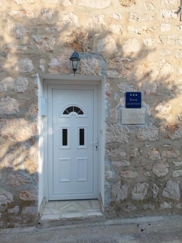 Φωτογραφία από το άλμπουμ του Lucy seafront apartment σε Bol