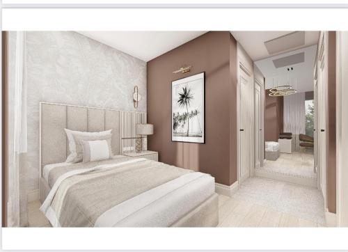 1 dormitorio con 1 cama grande y baño en Sky Hill Hotel, en Ankara
