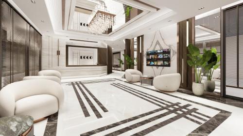 Sky Hill Hotel في أنقرة: غرفة معيشة بأثاث أبيض وثريا