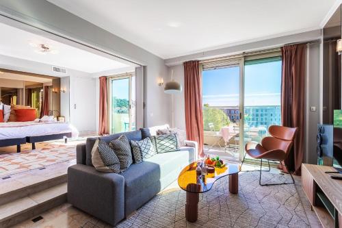 PLAZA TERRACE AP4065 by RIVIERA HOLIDAY HOMES