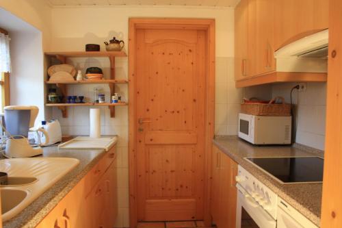 Kuchyň nebo kuchyňský kout v ubytování Ferienhaus Weingarten