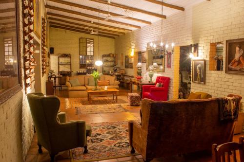 Χώρος καθιστικού στο Old Joe's Kaia