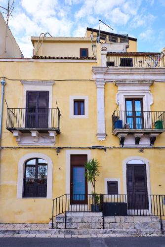 El edificio en el que está la casa de huéspedes