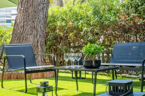 Garden-level apartment 10-min on foot to City Center