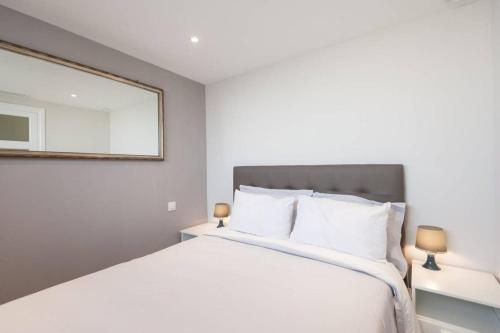 Downtown Cannes Modern 1-Br Apartment
