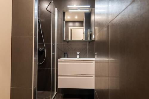 Cozy 1-Br Apartment heart of Palm Beach district