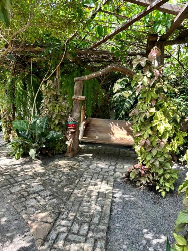 Taman di luar หลัง 1 เฌอเฌอ การ์เด้น เฮาส์ ที่พักคำชะโนด