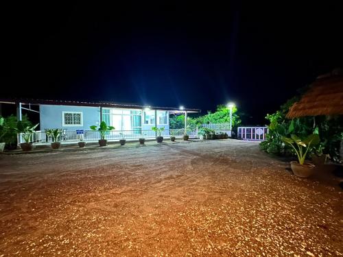 Bangunan di mana terletaknya rumah percutian