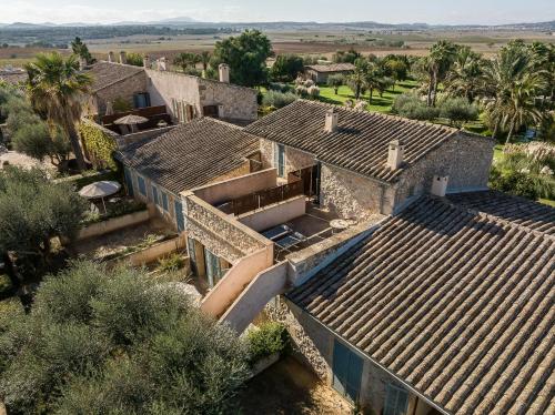 an aerial view of a house with tile roofs at Hotel Sa Franquesa Nova in Vilafranca de Bonany