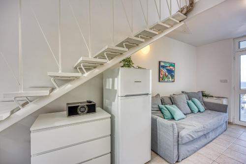 Valdarke Seaside Apt /w Sea View Terrace - Happy Rentals