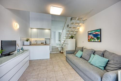 Valdarke Seaside Apt /w Sea View Terrace - Happy Rentals