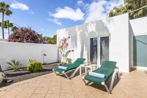 Peaceful Villa Private Terrace & Viewsにある庭