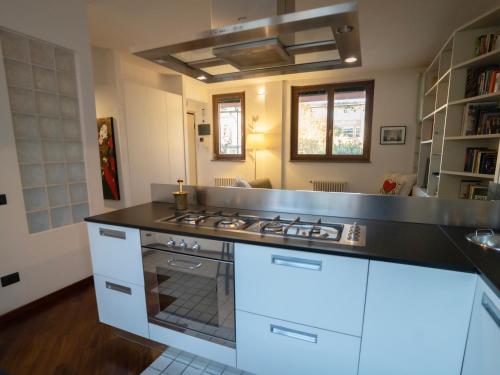 Bastia RM up to 4 guests - in the heart of Scalo Romana, Olimpico, Prada, Bocconi and easy access to Forum Assago, IEO, IED, Duomo, San Siro