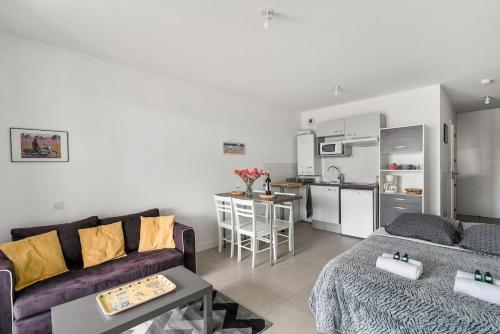 Dapur atau dapur kecil di Anglet Plage, Chambre d amour, Studio 4 pers