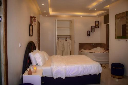 PYRAMIDS HOMELAND INN – Photos 3
