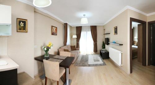 Kuchyň nebo kuchyňský kout v ubytování Belle Maison Hotel&Residence