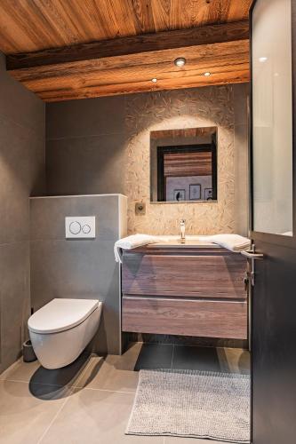 Ένα μπάνιο στο CHALET CHARMING BED and BREAKFAST