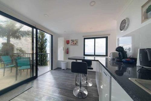 Lombo do Doutor Cottage 1 by Mth
