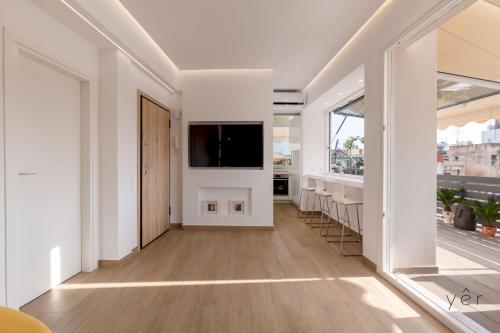 Terrace House for Festive Fun