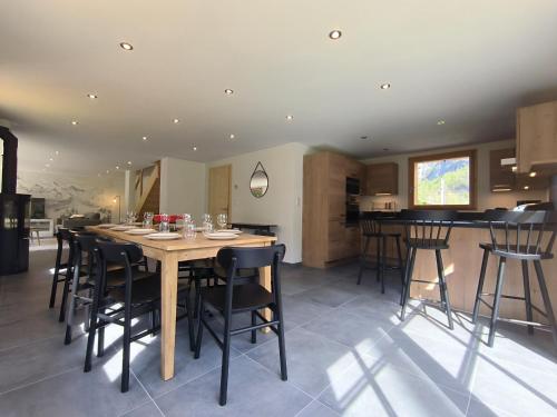 Chalet Sixt-Fer-à-Cheval, 6 pièces, 13 personnes - FR-1-624-132