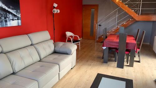 A seating area at Apartamento Ginette SunBeach