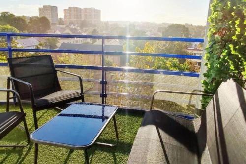 Balkón nebo terasa v ubytování T3 Superieur Massy TGV by Beds4Wanderlust - proche coulée verte - ideal Pro ou Famille