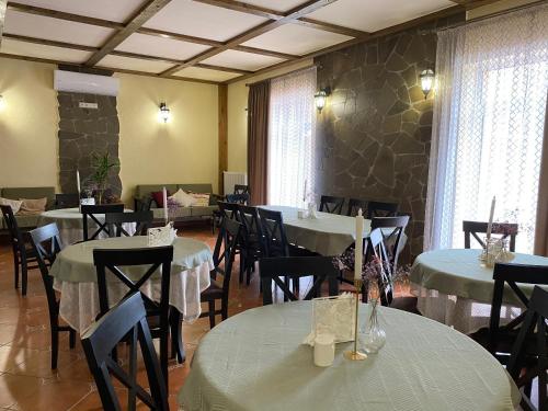 Restoran atau tempat lain untuk makan di Sadyba DarKa