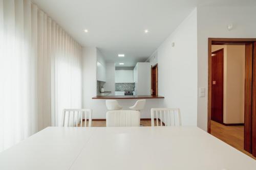 City Center Grand Apartment With Seaview Terrace by Vacationy
