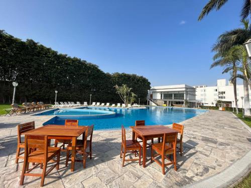Bazén v ubytování Hotel Hacienda Lima Norte nebo v jeho okolí