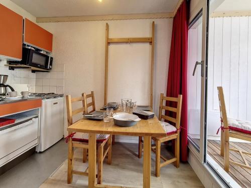 Studio cosy au pied des pistes avec balcon - FR-1-344-1038